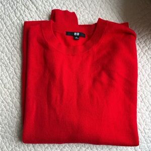 Uniqlo women’s cashmere crewneck sweater red
